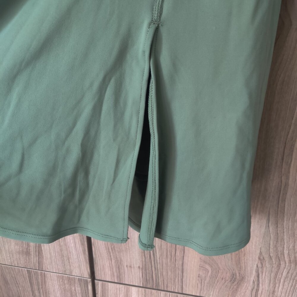 Blogilates Run Romance Dress - Green M NWT - Picture 6 of 7